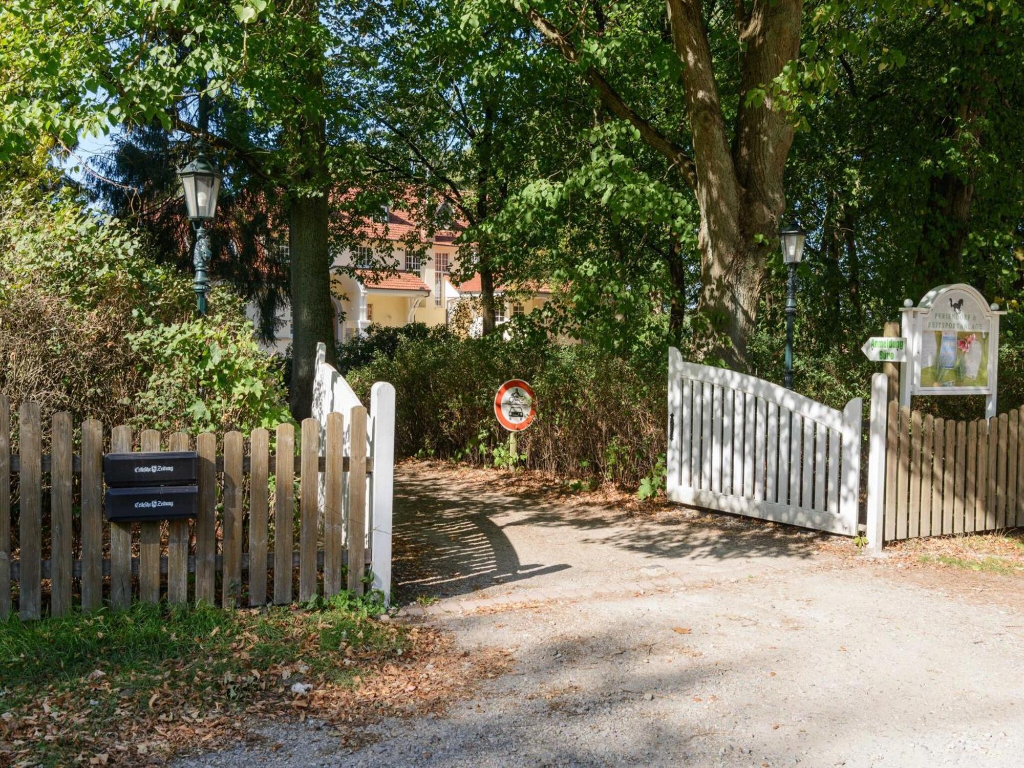 Cozy Holiday Home On A Horse Farm In The L Neburg Heath Eschede Экстерьер фото